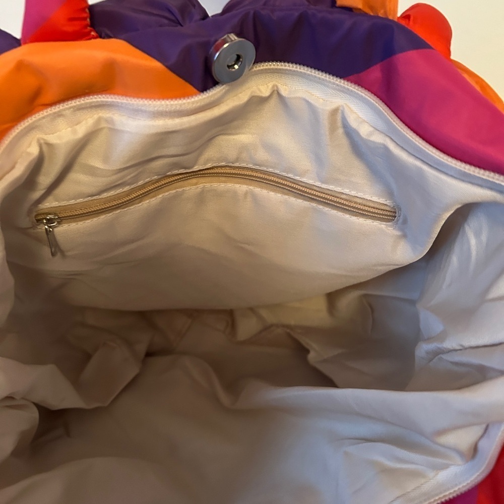 OLLY.  NWOT  Puffer Multicolor Women's Bag - Picture 3 of 5